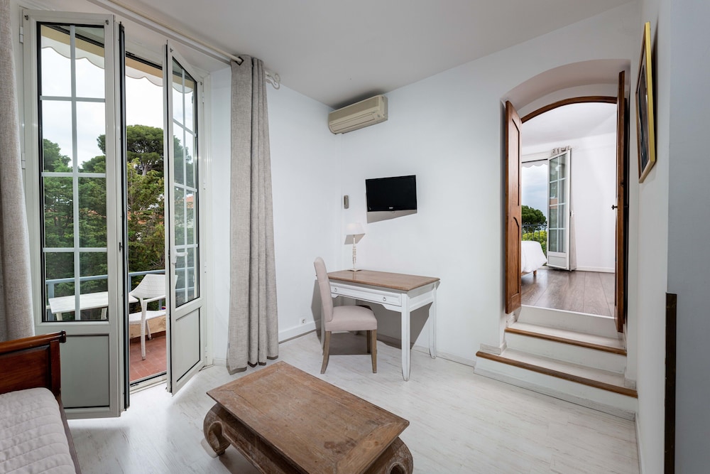 Junior Double Room