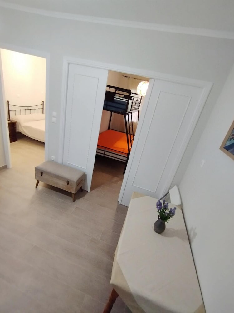 Apartment photo 2