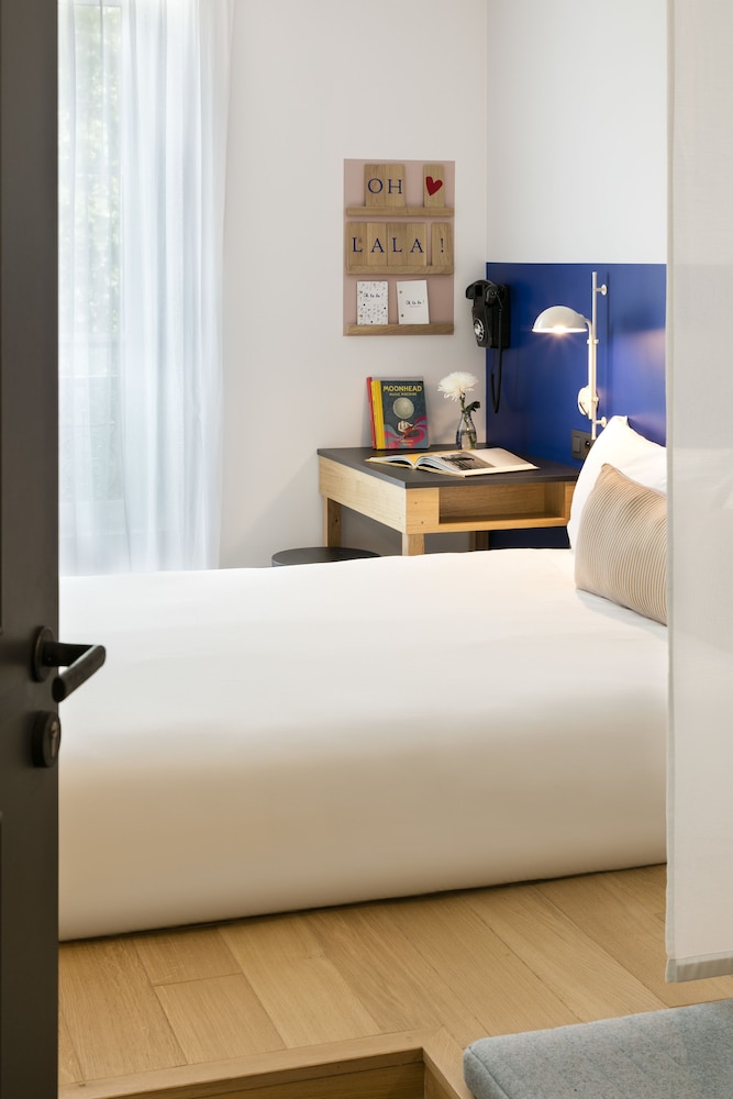 Oh La La! Hotel bar - Paris Bastille bedroom photo