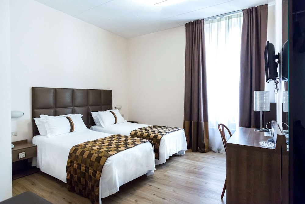 Classic Triple Room photo 2