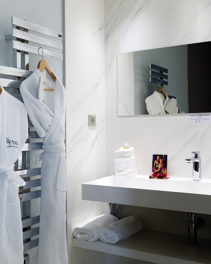 Suite - Photo 21