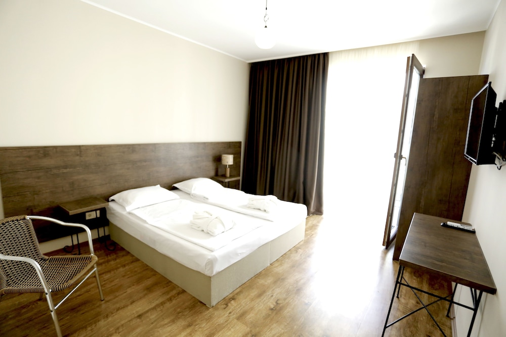 Family Quadruple Room photo 2