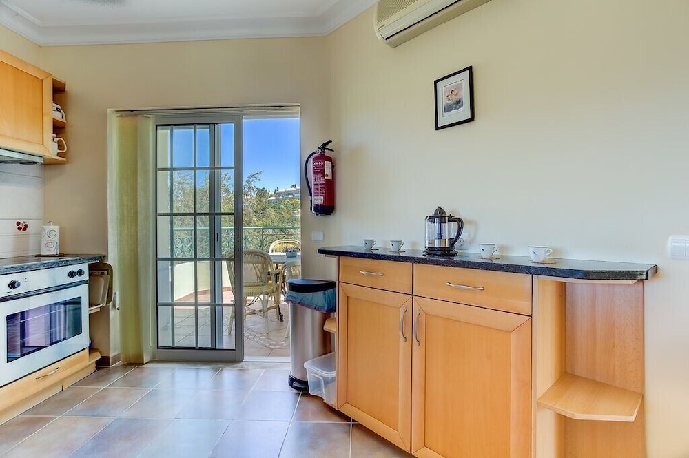 Apartment, 3 Bedrooms, Sea View photo 2