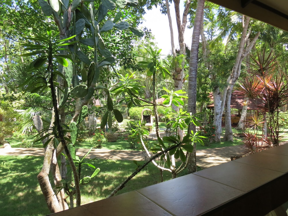 Economy Room, 1 Double Bed, Refrigerator, Garden Area photo 3