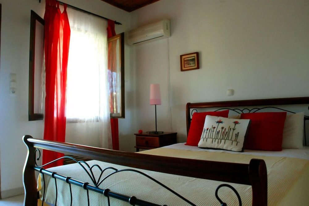 Studio, Sea View, Ground Floor photo 1