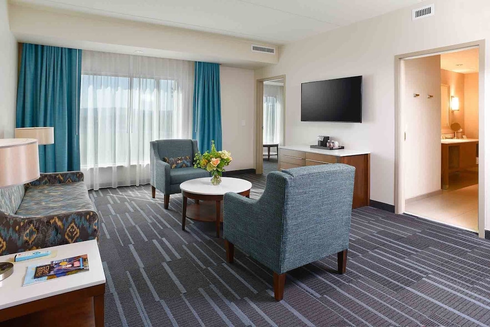 Junior Suite, 1 King Bed, Mountain View