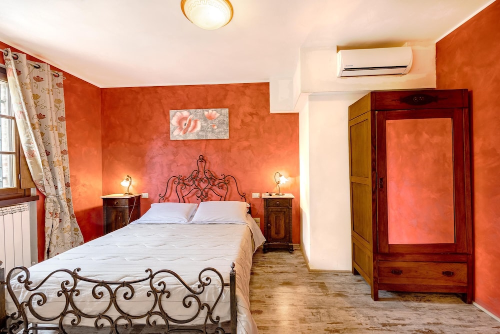 Villa photo 1