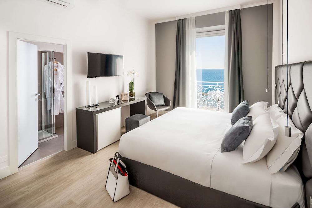 Luxury Double Room, Balcony, Sea View photo 2