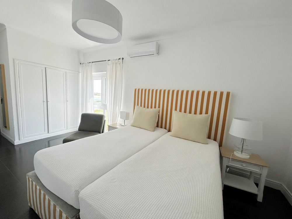 Standard Twin Room photo 3