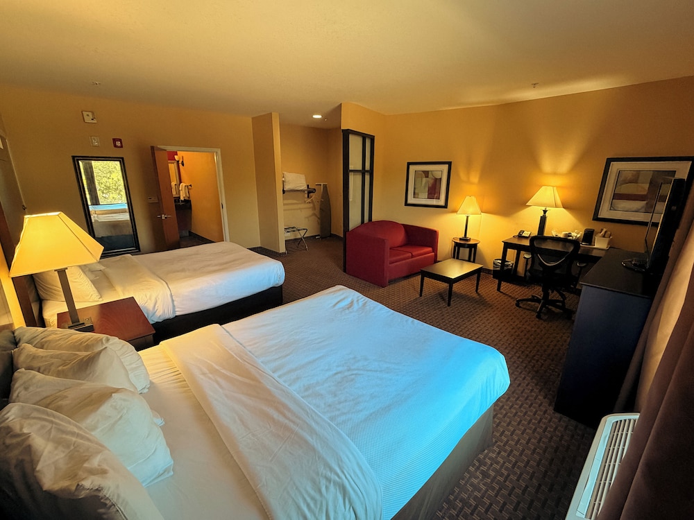 Suite, Multiple Beds, Mobility Accessible, Non Smoking photo 1