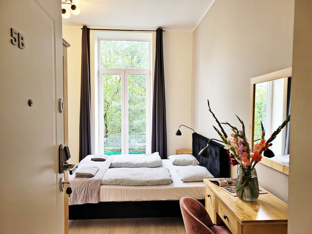 Standard Studio Suite, 1 Double Bed, Courtyard View