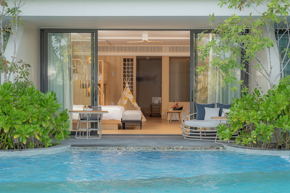 Family Suite Pool Access - Photo 7