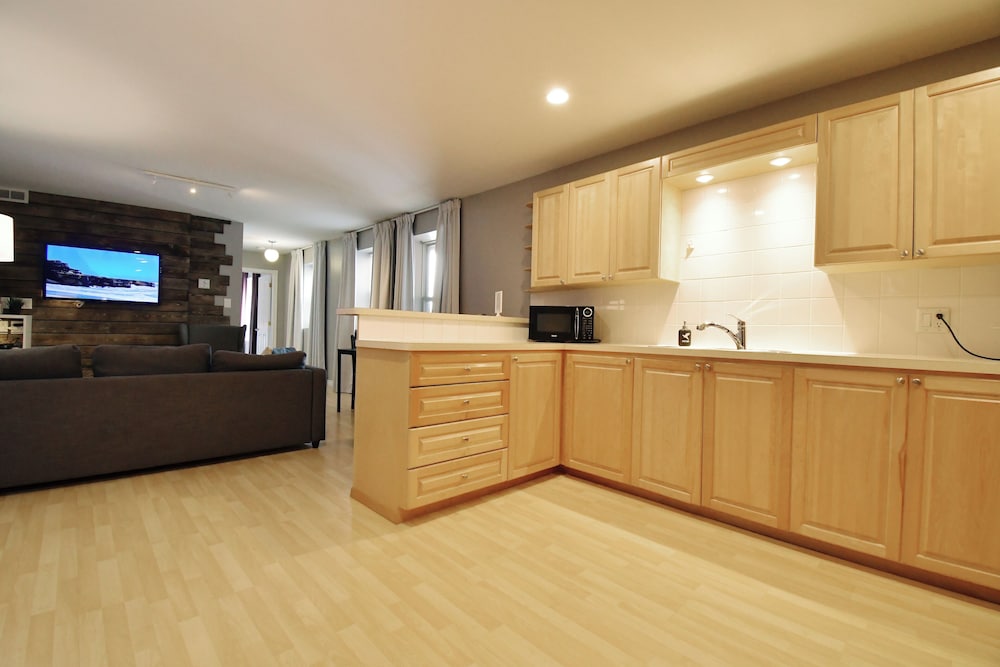 Bower on Lester One Bedroom photo 2