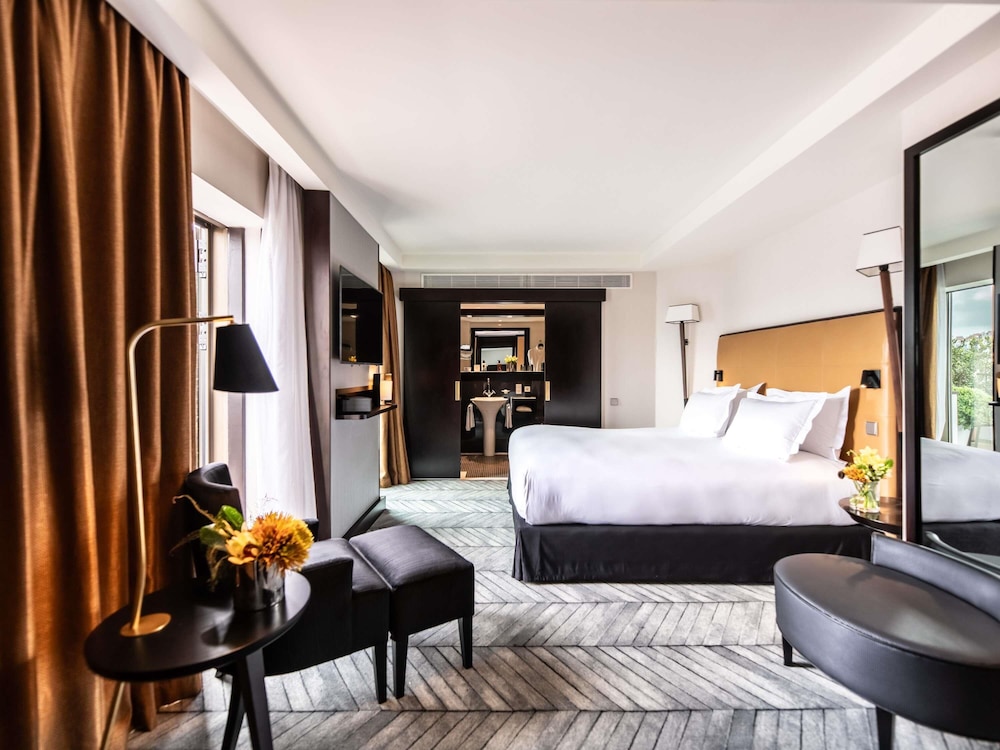Suite, 1 King Bed, Terrace (Opera)