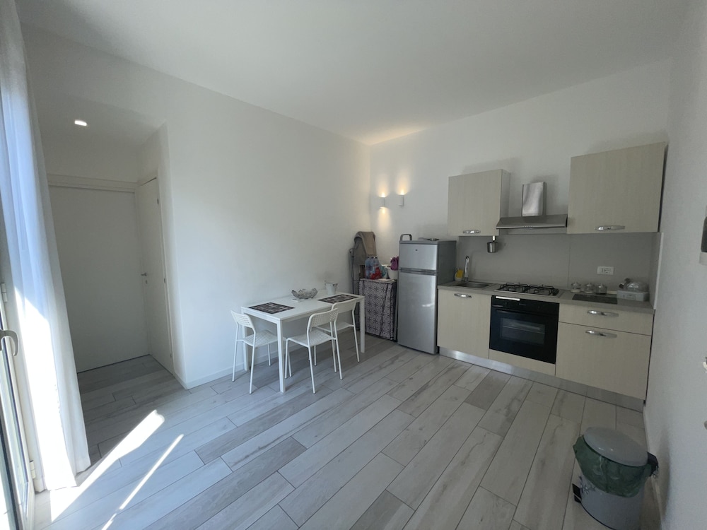 Suite, Ensuite photo 2