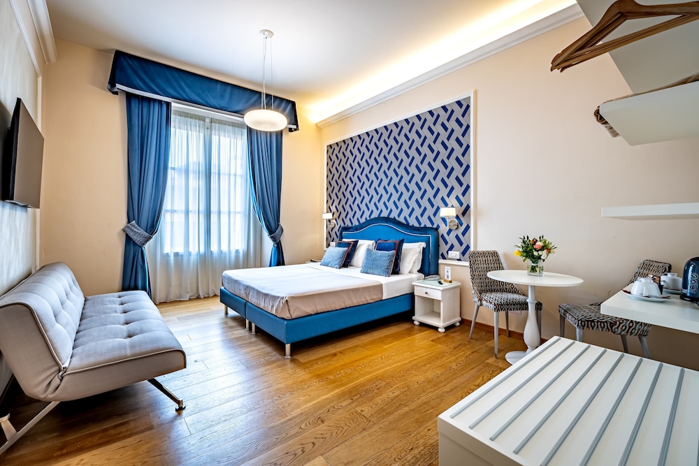Comfort Double Room thumbnail 5