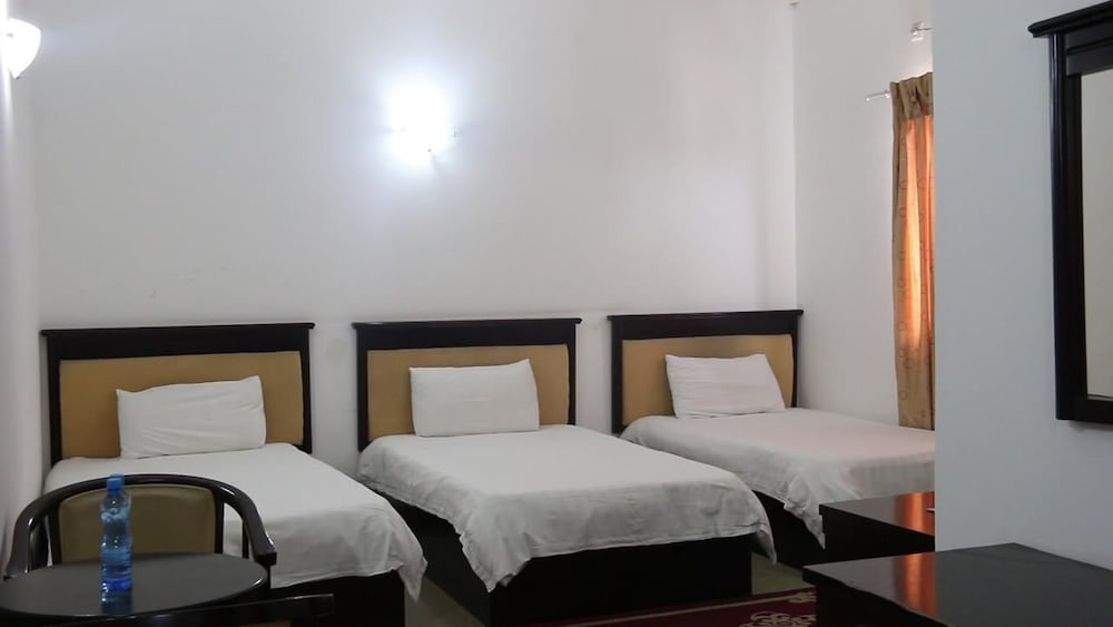 Economy Triple Room photo 3