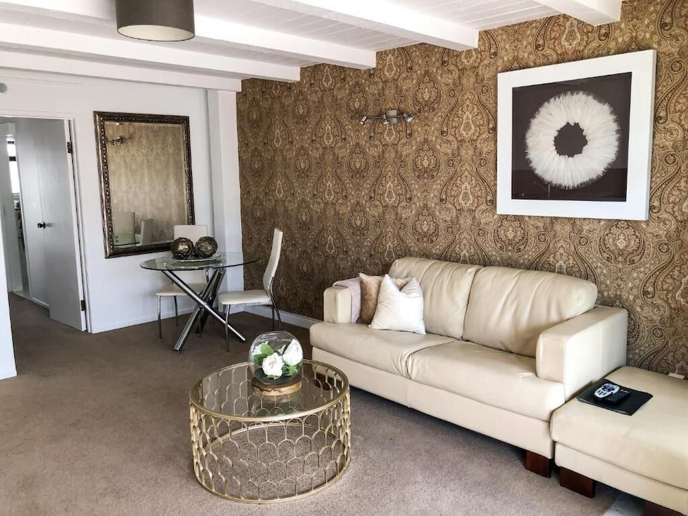 Deluxe Suite - Photo 3