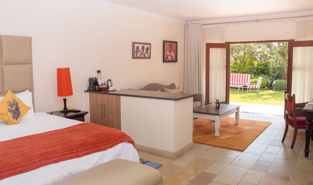 Deluxe Room 6