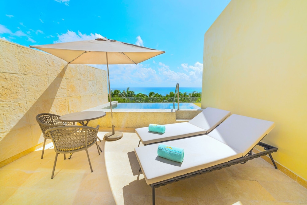 Family Selection Junior Suite Rooftop with Private Pool