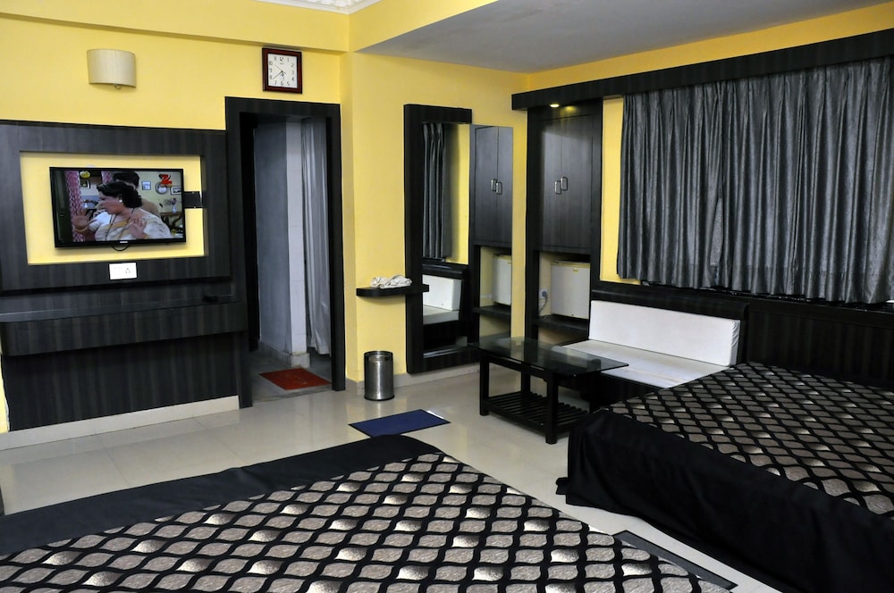 Family Single Room, 4 Bedrooms, Partial Ocean View photo 1