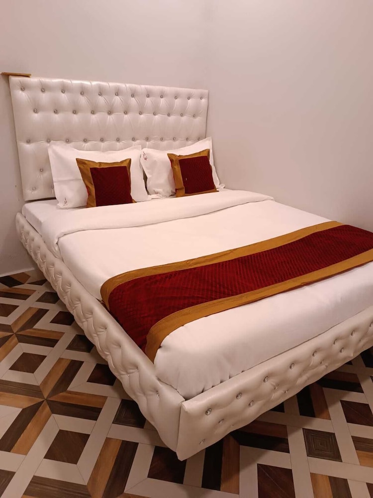 Deluxe Double Room, City View photo 3