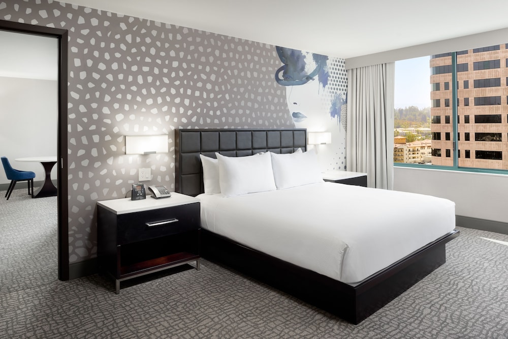 Premium Suite, 1 Bedroom, Corner photo 2