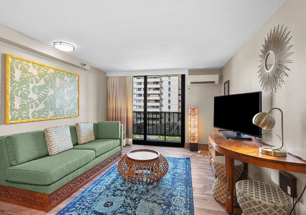 Suite, 1 Bedroom, Kitchen, City View - Photo 1