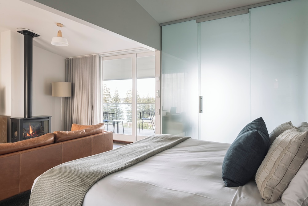 Poolside Room photo 1