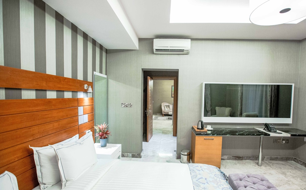 Luxury Suite photo 3