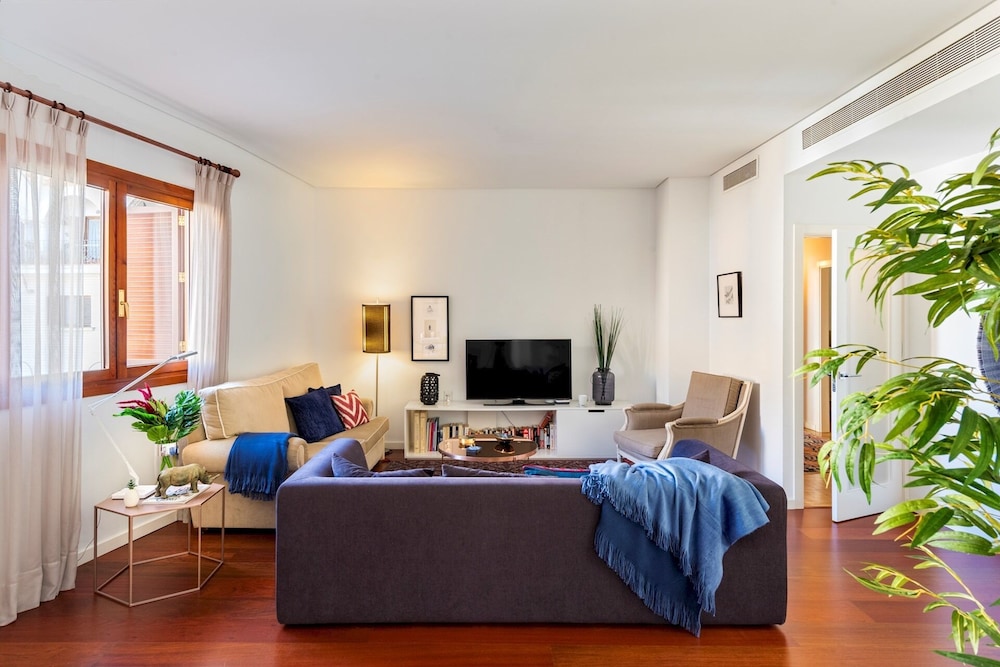 Apartment (4 Bedrooms)