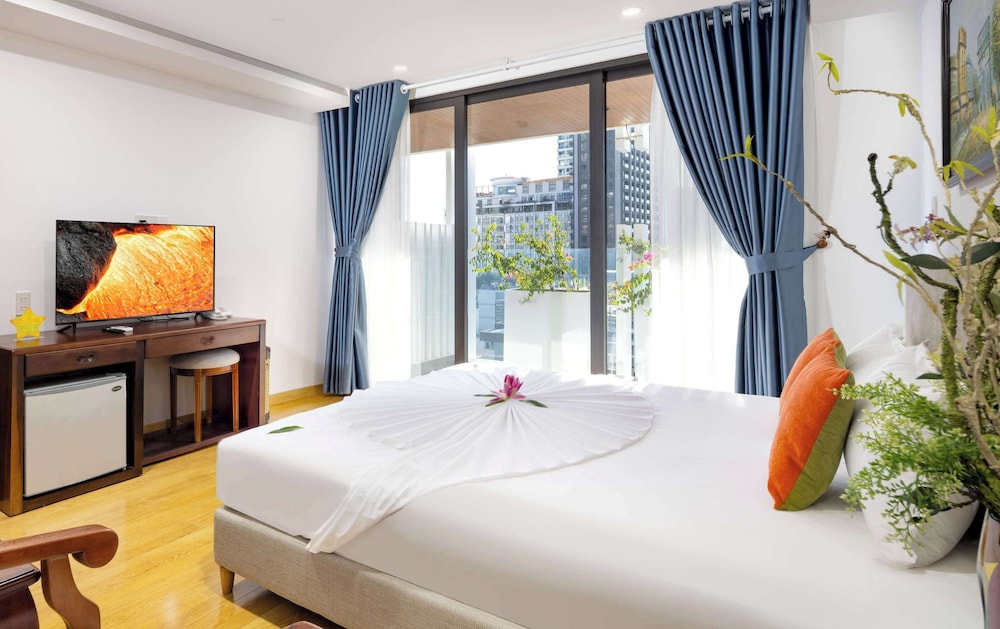 Premium Double Room, Balcony, City View photo 3