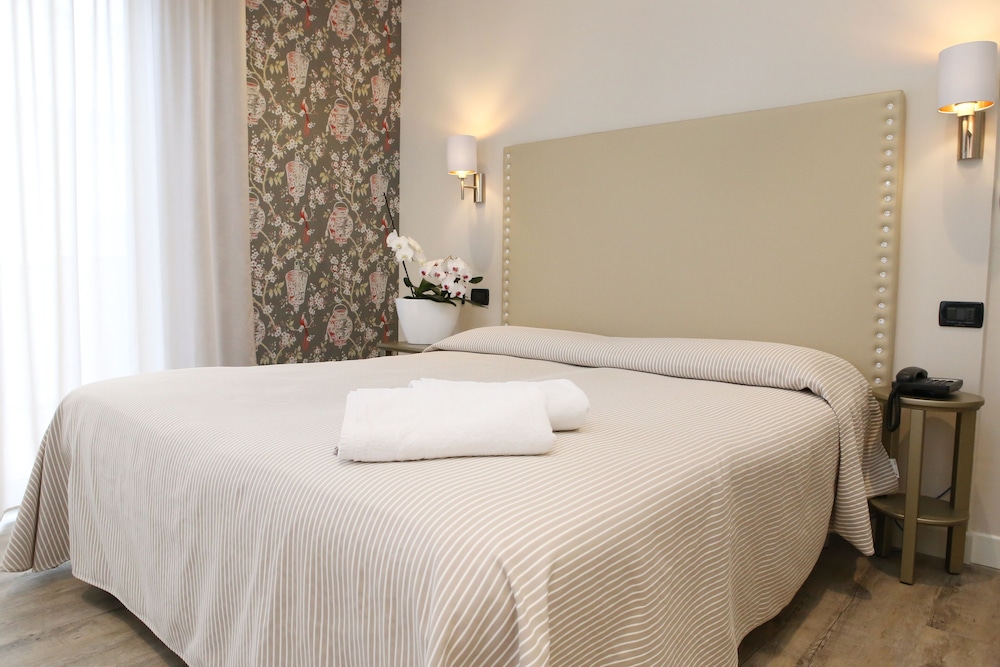 Superior Double or Twin Room photo 2
