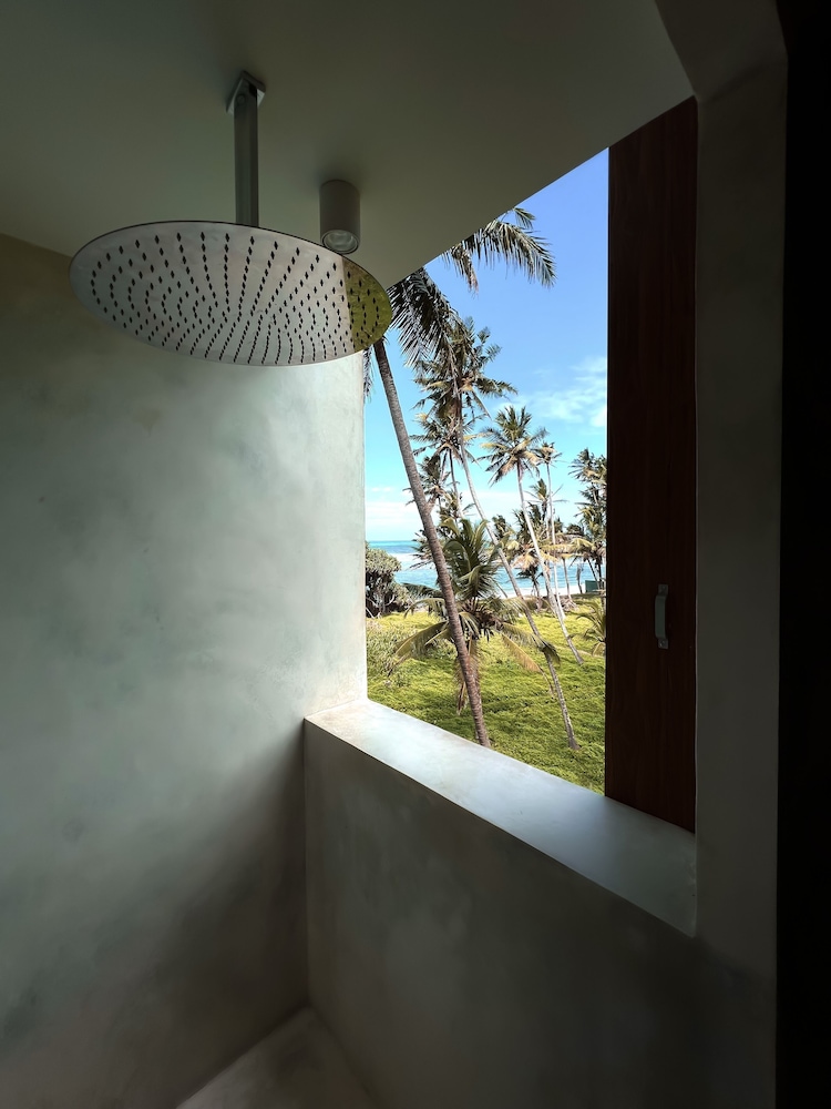 Deluxe Room, 1 King Bed, Garden View