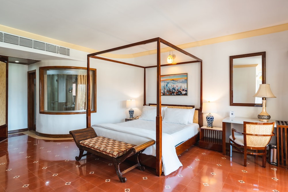 Superior Room with Balcony ( Partial Garden View ) photo 3