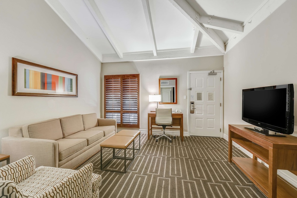 Suite, 1 Bedroom photo 1