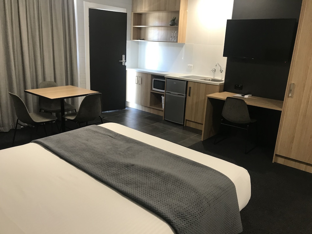 Family Room, Kitchenette photo 2