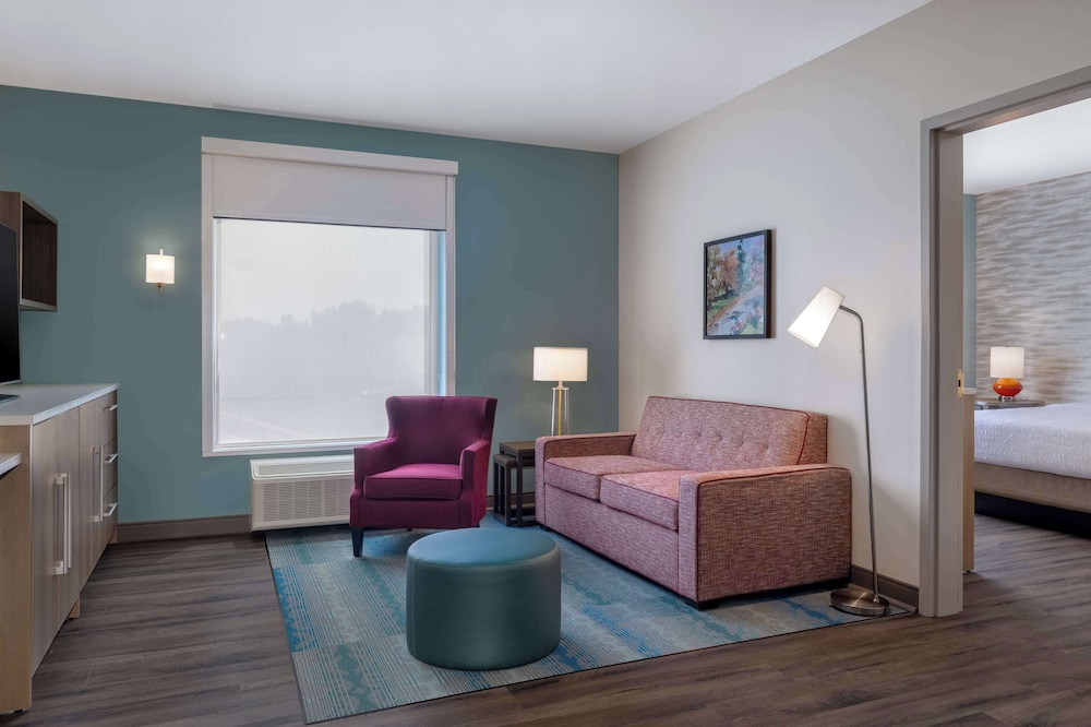 Suite, 1 Bedroom - Photo 13