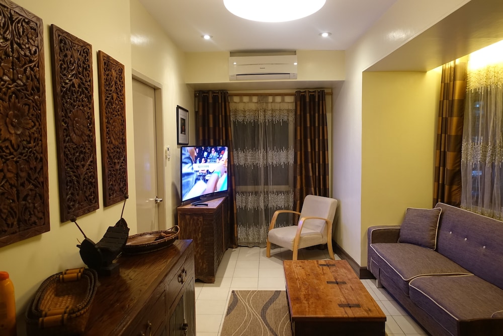 1 Bedroom Condo (17K Tower 1) photo 1