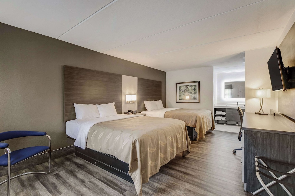 Standard Room, 2 Queen Beds, Non Smoking - Photo 1