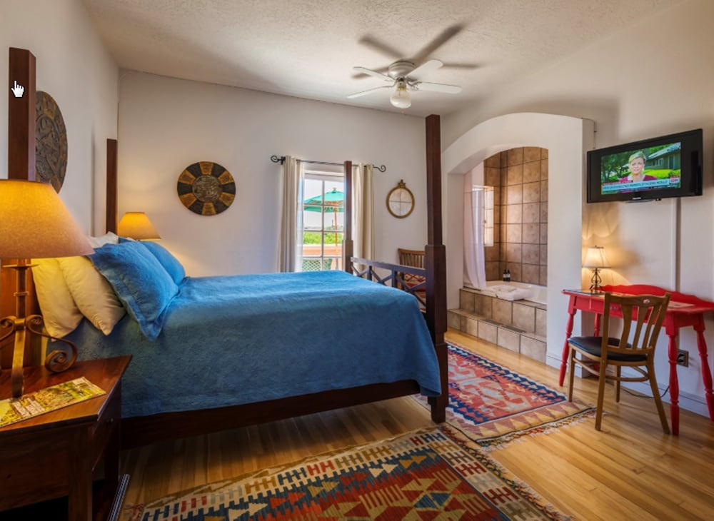 Deluxe Room, 1 King Bed, Balcony