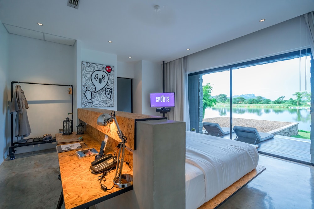 PoolXide Cabin Suite
