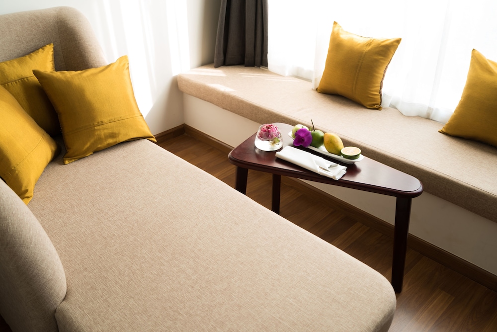 Deluxe Triple Room, Pool View photo 3