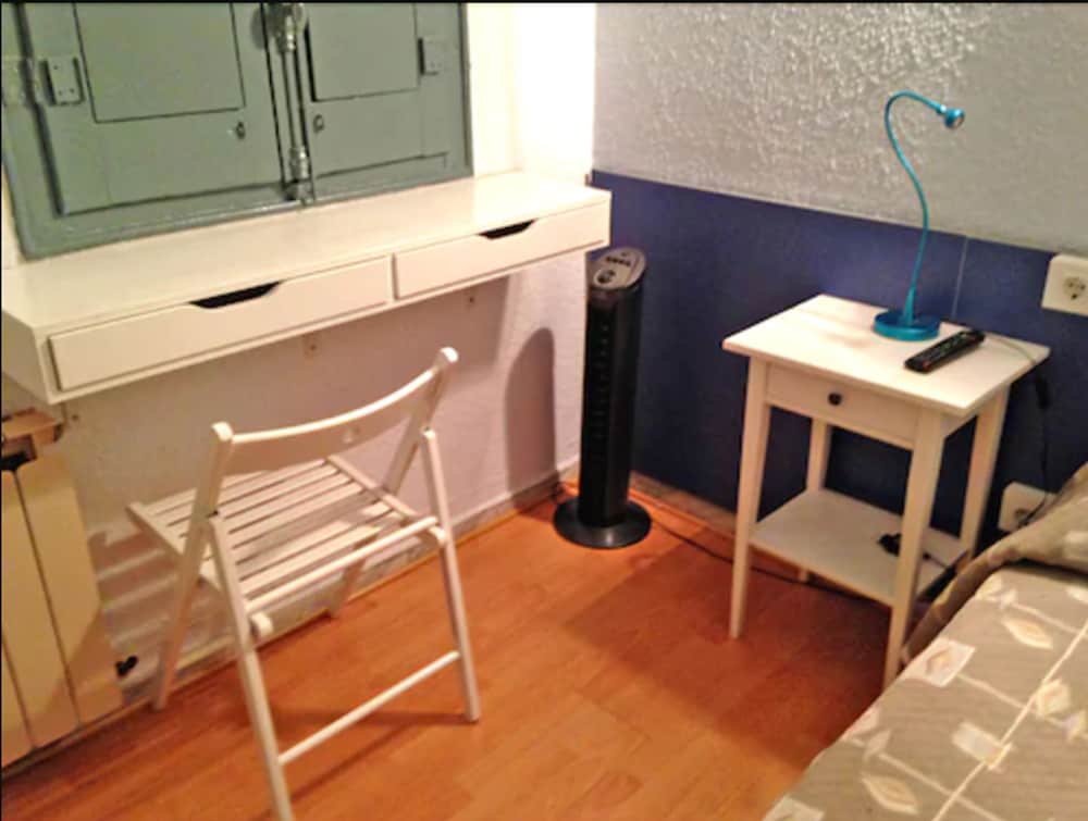 Double Room, 1 Bedroom, Private Bathroom (with extra bed) photo 3