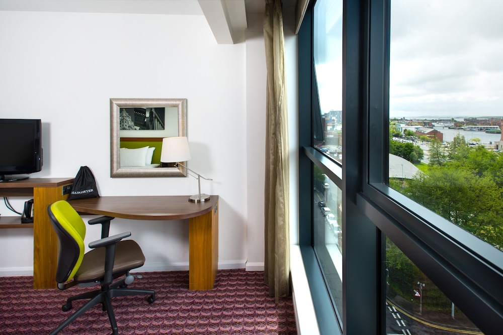 Superior Room, 1 Queen Bed with Sofa bed (Albert Dock View) - Photo 6