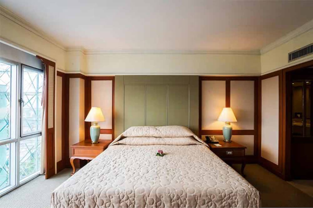Executive Suite, 1 Queen Bed photo 3