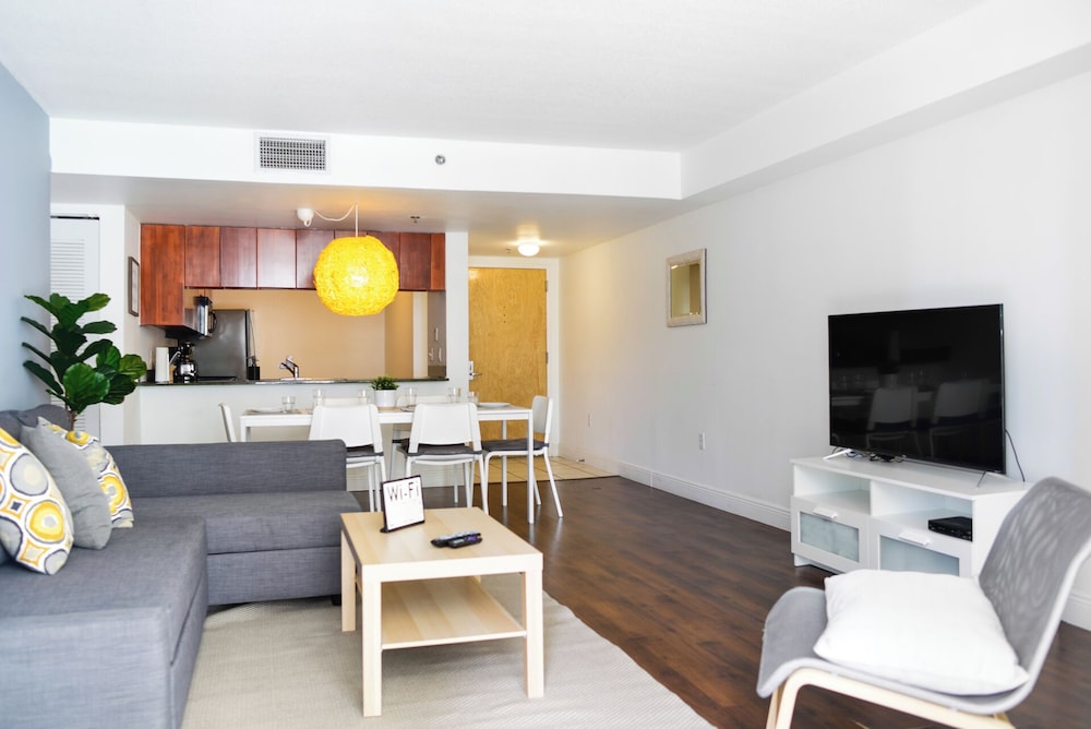 Luxury Condo, 2 Bedrooms, City View photo 2