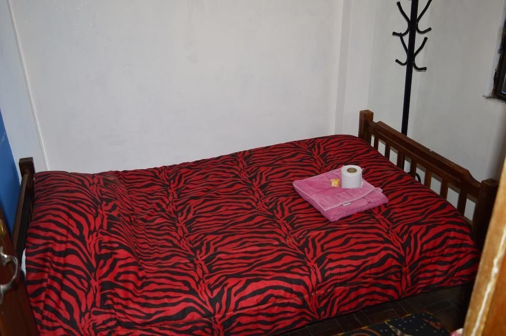 Single Room, Shared Bathroom photo 2
