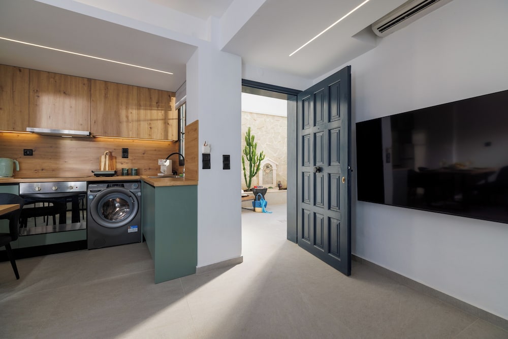 Deluxe Apartment, Kitchen, City View photo 2