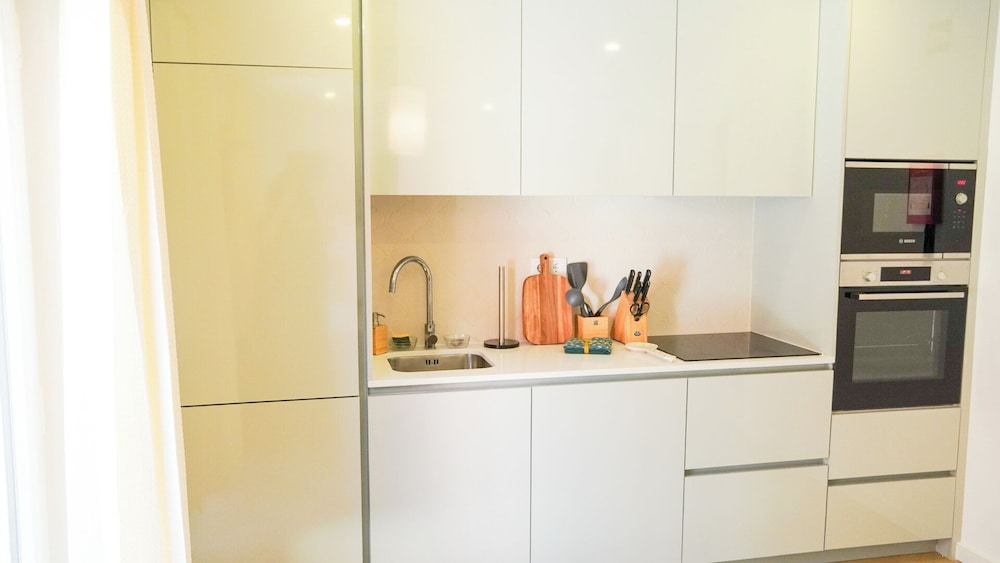 Deluxe Apartment, 1 Bedroom, Pets Allowed, Courtyard View photo 2